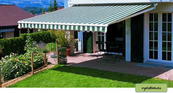 Čištění rolet, markýz a slunečníků