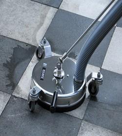 Tryskové čištění povrchů