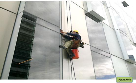 Strojové čištění obkladů
