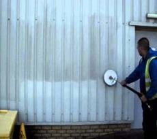 Strojové čištění fasád